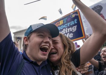 US Supreme Court strikes down constitutional right to abortion