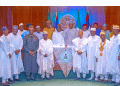 Desperate to Stave Off Mass Defection, Buhari Meets 22 Aggrieved APC Senators