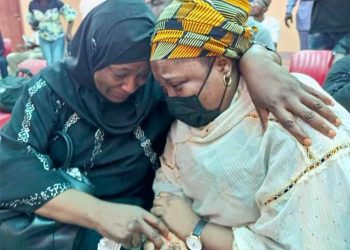 Train attack: Victims threatened by snakes, illness, negotiator says