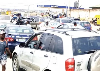 Scarcity hits Lagos, Abuja, fuel sells N180/litre as NNPC cuts supplies