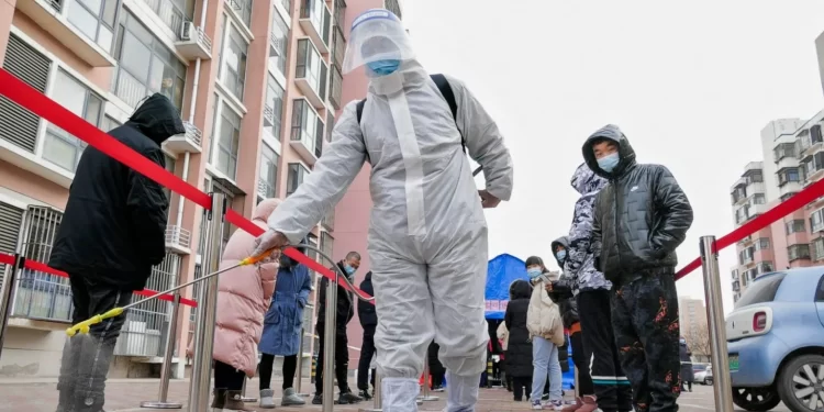 China lockdown worries hit Asian equity, crude markets