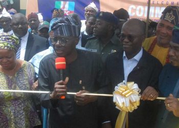 Succour for 1,250 market women, farmers as Abiru gives N62.5m as empowerment grants