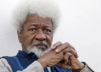 Soyinka knocks Pyrates Confraternity for mocking Tinubu