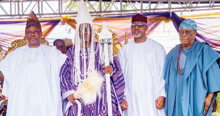 Dapo Abiodun presents staff of office to Olowu