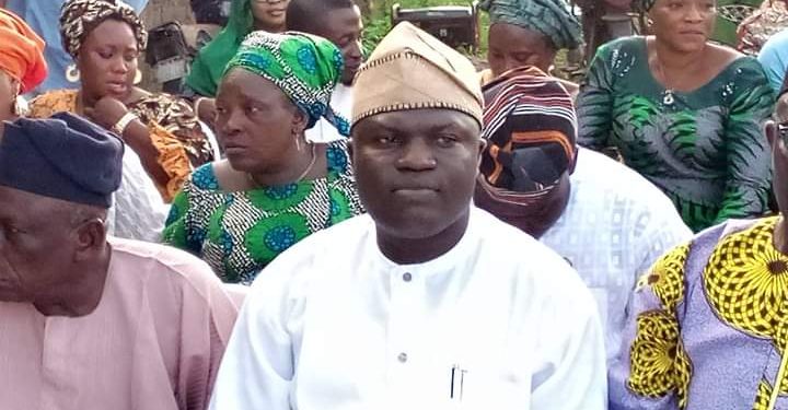 EUPHORIA AS PRINCESS YETUNDE SWELLS THE RANKS OF PDP MEMBERS IN ISEYIN LOCAL GOVERNMENT.