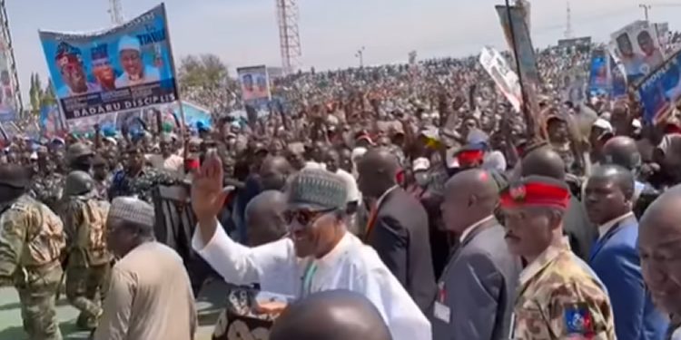 Power outage disrupts APC rally, stops Buhari, Tinubu’s speeches