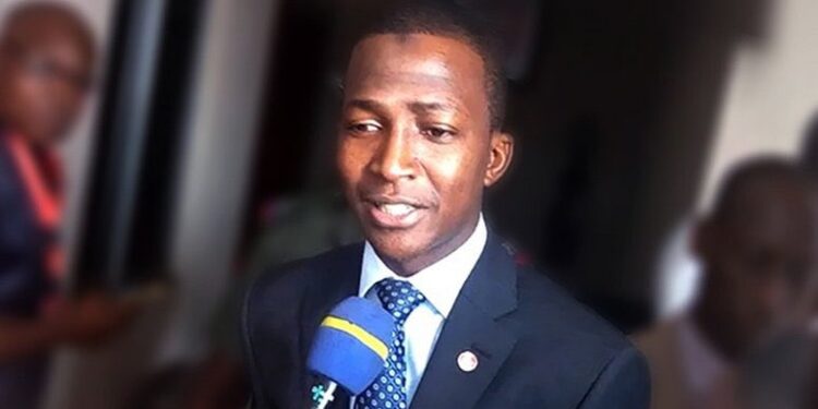 Politicians stockpiling old notes to buy votes –  EFCC chair