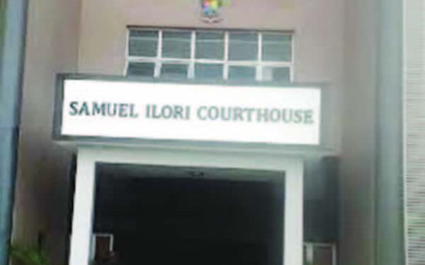 Father rapes 18-year-old daughter in shop