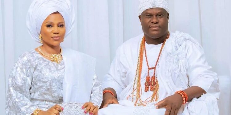 Ooni unveils latest wife, Olori Akinmuda