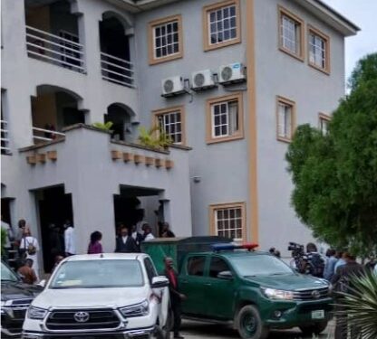 BREAKING: Drama as DSS, prison services tussle over Emefiele’s custody