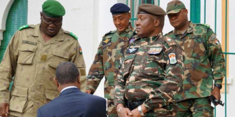 Niger: ECOWAS tightens sanctions, junta demands power supply