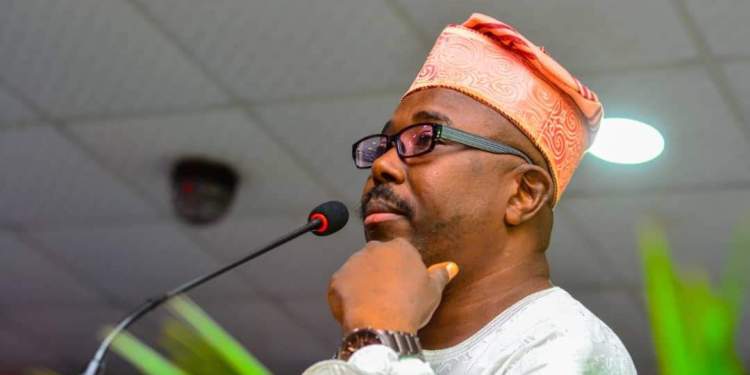 OYO SOUTH: SARAFADEEN Donates Computers, Furniture, Solar Inverters To Schools