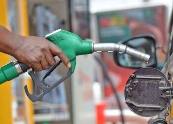 Nigeria Faces Fuel Price Surge as Naira Nears ₦1,000
