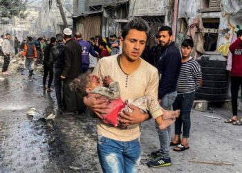 Gaza Tensions Soar: 400+ Israeli Strikes, Humanitarian Crisis, and Stalled Truce Talks