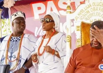 Olugbon Clarifies Adeboye Seating Controversy, Emphasizes Royal Protocol