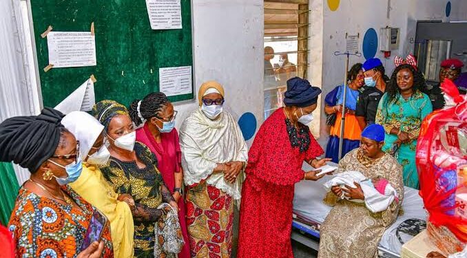 Oyo First Lady Presents Gifts to Newborns on Christmas, Emphasizes Child Care Importance