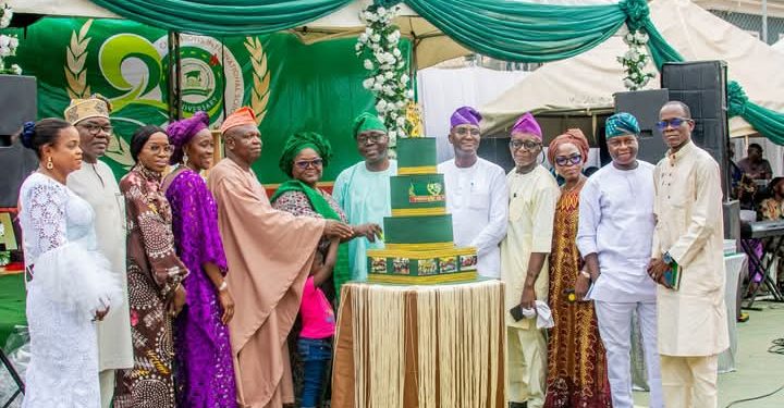 OLU OF MAGBORO COMMENDS CHAMPIONS SCHOOLS’ ACADEMIC EXCELLENCE @ 20